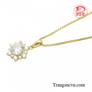 Khi sử dụng trang sức bằng đá cz người đeo cảm thấy tự tin hơn đồng thời dễ dàng thiết lập, cải thiện những mối quan hệ xung quanh.