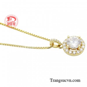 Sản phẩm là món quà vô cùng ý nghĩa dành tặng cho những người phụ nữ đặc biệt trong cuộc sống của bạn. 