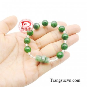 Việc lần chuỗi mân côi giúp con người tập trung tâm trí, cầu nguyện cho bản thân, gia đình và những người xung quanh.