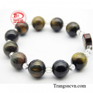 Chuỗi mân côi mắt hổ hộ mệnh khi đeo trên tay sẽ giúp bạn lấy lại được sự tự tin giúp bạn thêm dũng khí tăng cường ý chí quyết đoán hơn trong công việc.