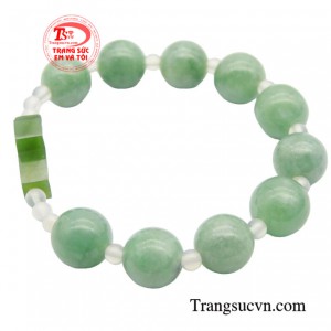 Khi đeo chuỗi mân côi sẽ giúp bạn kết nối sâu sắc hơn với Thiên Chúa, thể hiện lòng tôn kính và tri ân.