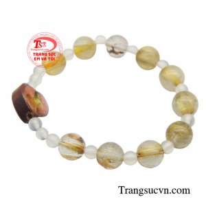 Chuỗi mân côi không chỉ là vật dụng cầu nguyện mà còn là món quà ý nghĩa thể hiện tình yêu thương và mong muốn tốt đẹp của cha mẹ dành cho con cái.