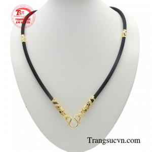 Dây cao su bọc rồng quyền uy mang lại cho người đeo sự tự tin, khỏe khoắn.