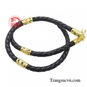 Một người đàn ông thành công trên con đường sự nghiệp thì chiếc dây da bọc rồng phong cách cũng đủ để giúp các anh thực hiện điều đó.