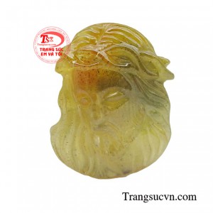 Mặt Chúa Giêsu saphire vàng được chế tác từ đá Sapphire vàng tự nhiên, mang sắc vàng rực rỡ, biểu tượng cho sự may mắn, tài lộc và niềm hy vọng.