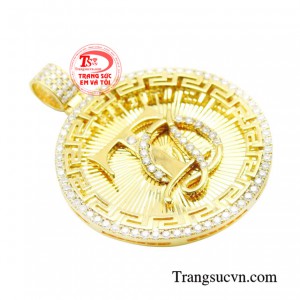 Moissanite được mệnh danh là
