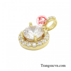 Đồng thời, nâng tầm đẳng cấp, sự quý phái cho các quý cô sở hữu sản phẩm này.