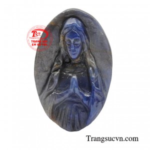 Hình ảnh Đức Mẹ được chạm khắc tinh xảo, mang đến cảm giác bình an, an ủi và niềm tin cho người sở hữu.