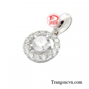 Độc đáo, và tinh xảo trong từng chi tiết nhỏ, sản phẩm sẽ là món đồ mà bất kỳ chị em nào cũng mong muốn sở hữu để khẳng định nét riêng biệt của bản thân. 