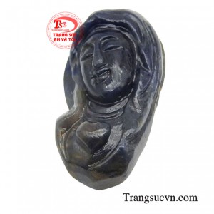 Mỗi viên đá Sapphire đều được tuyển chọn kỹ lưỡng, đảm bảo chất lượng và giá trị thẩm mỹ cao nhất.