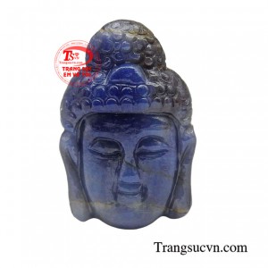 Khi sở hữu mặt Phật A Di Đà Sapphire, mọi người không chỉ thể hiện lòng thành kính với đức Phật mà còn mang bên mình bùa hộ mệnh may mắn, giúp bảo vệ bản thân khỏi những điều xui xẻo, tai ương.