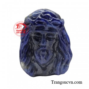 Sắc xanh của đá Sapphire tượng trưng cho sự thanh bình, an yên và lòng trung thành.