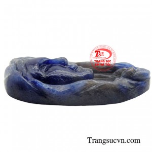 Mặt sapphire Đức Mẹ này mang trong mình đem lại bình an, may mắn, hướng con người đến việc làm điều lành giúp đỡ mọi người, tích đức để sống an lành trong cuộc sống này.