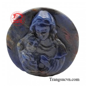 Qua đó, bức tượng cho chúng ta thấy được tình mẫu tử và lòng yêu thương vô bờ bến của Mẹ Maria dành cho Chúa.