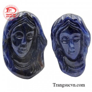 Loại đá này gắn liền với những điều thiêng liêng trong hầu hết mọi tôn giáo trên hành tinh.