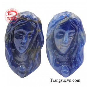 Đá quý Sapphire xanh được coi là viên đá của vương quyền, trí tuệ, thần thánh.