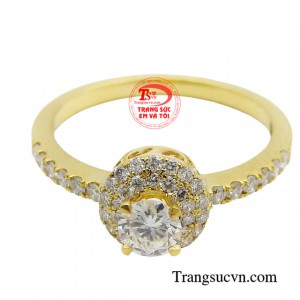 Từ xưa, kim cương không chỉ là biểu tượng của sự sang trọng, quyền lực mà còn mang đến may mắn, sung túc và thịnh vượng.