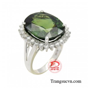 Không chỉ mang vẻ đẹp sang trọng, quyền quý mà còn ẩn chứa những ý nghĩa sâu sắc về may mắn, thành công và hạnh phúc.