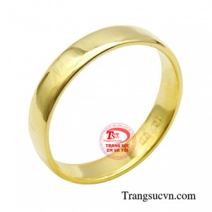Nhẫn nữ vàng trơn cá tính được làm từ chất liệu vàng 18k có vẻ ngoài đơn giản nhưng thanh lịch. 