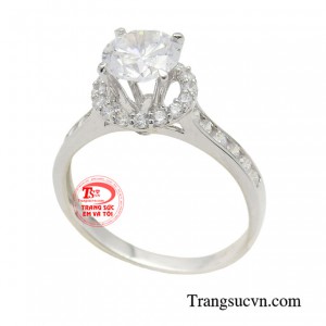 Chiếc nhẫn giúp bạn trở nên nổi bật, thu hút và là món phụ kiện tinh tế đồng hành cùng chị em phái đẹp.