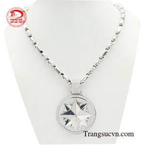 Bộ dây chuyền nam lịch lãm thể hiện đẳng cấp của đàn ông, tạo ra một phong cách nam tính cho các quý ông tinh tế.