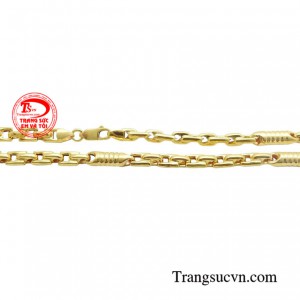 Chiếc dây chuyền sẽ là hành trang cho phái mạnh thể hiện phong cách mạnh mẽ đầy bản lĩnh của mình.