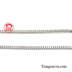 Vào các dịp lễ, chiếc dây chuyền là gợi ý nho nhỏ giúp các chàng trai có thêm điểm cộng trong mắt chị em.