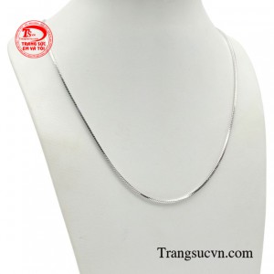 Sản phẩm tôn lên nét đẹp thanh lịch, dịu dàng nhưng cũng không kém phần duyên dáng cho các quý cô. 