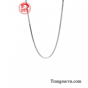 Vì thế lựa chọn chiếc dây chuyền có thiết kế tinh tế mang lại sự ngọt ngào chắc chắn khiến chị em khó lòng mà từ chối.