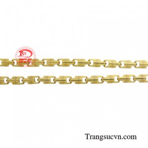 Với việc sử dụng chất liệu vàng 10k không gây kích ứng da, đảm bảo sức khỏe cho bé.