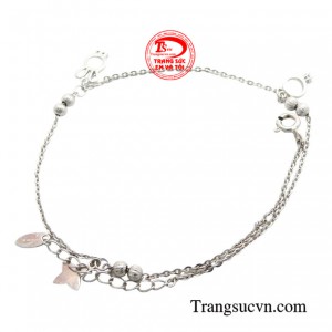 Dù nàng đi làm hay đi chơi thì chiếc lắc chân giúp cho những bước chân của nàng thêm uyển chuyển tạo điểm nhấn trong mắt mọi người.