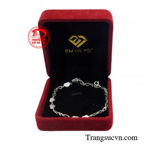 Sản phẩm được giao hàng toàn quốc.
