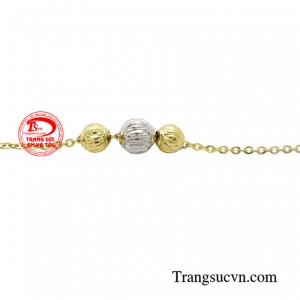 Chính vì vậy hãy nhanh tay lựa chọn cho mình những chiếc lắc phù hợp cho phong cách của mình nhé!