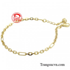 Nếu một cô nàng yêu thích sự nhẹ nhàng nhưng vẫn toát lên vẻ đẹp, thu hút mọi ánh nhìn từ những người xung quanh thì chiếc lắc tay này chính là sự lựa chon hoàn hảo.