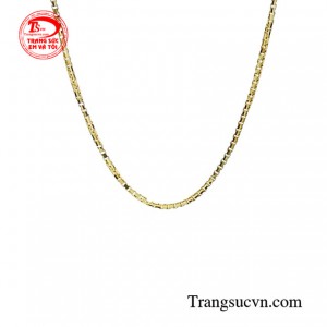 Sản phẩm nhằm tô điểm cho người phụ nữ càng thêm duyên dáng, mang lại sự trẻ trung, cá tính và đẳng cấp.