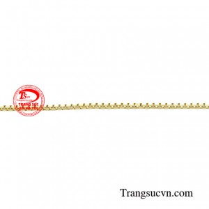 Với chiếc lắc tay này các cô nàng có thể kết hợp cùng nhiều kiểu trang phục và phong cách thời trang. 