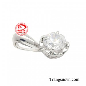 Sánh bước cùng phái đẹp trong các dịp lễ hội là điểm nhấn hoàn hảo cho bộ trang phục lịch sự, trang nhã.