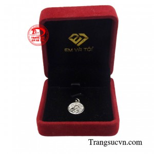 Sản phẩm được giao hàng toàn quốc.