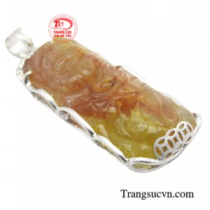 Sản phẩm sẽ là món đồ trang sức không thể thiếu để các anh thể hiện phong cách, đẳng cấp cho riêng mình.