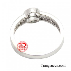 Đây sẽ là món trang sức hoàn hảo dành cho những chị em yêu thích phong cách thời thượng, hiện đại.