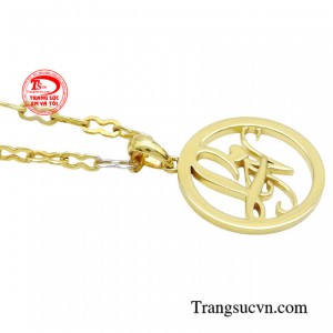 Đối với nam giới đang theo đuổi phong cách phóng khoáng thời thượng nhưng vẫn đủ hiện đại dễ dàng phối cùng trang phục hằng ngày thì đây chắc chắn sẽ là món phụ kiện cần phải có trong tủ đồ.