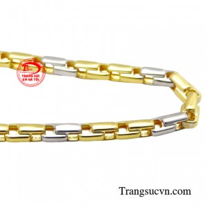 Đây là mẫu dây chuyền hợp để mix & match cùng các trang phục mạnh mẽ, nam tính.