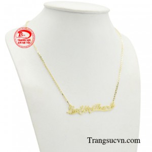 Với sự kết hợp độc đáo này sẽ mang lại vẻ đẹp tinh tế và thanh lịch, sang trọng và độc đáo cho người đeo.