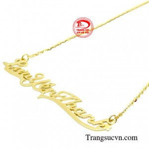 Dù bạn diện trang phục hàng ngày, trang phục công sở, hay trang phục dự tiệc thì chiếc dây luôn tạo nên vẻ đẹp cuốn hút và độc đáo.