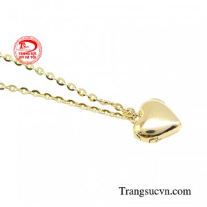 Hình trái tim là biểu tượng của tình yêu, sự lãng mạn và lòng chung thủy.