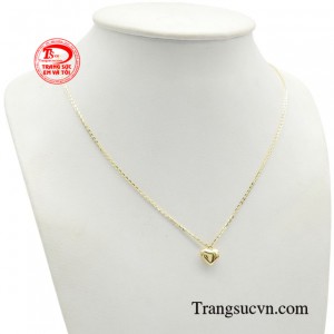 Dây chuyền được chế tác từ vàng 10k cao cấp, dây chuyền đảm bảo độ bền và độ sáng bóng theo thời gian.