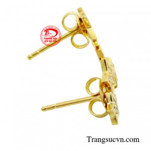 Với những cô nàng ưa thích sự nhẹ nhàng thì đôi hoa tai này sẽ mang lại cho nàng gương mặt rạng ngời như những vì sao sáng lấp lánh.