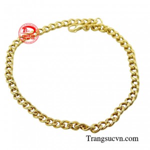 Với thiết kế mắt xích truyền thống, vừa cổ điển lại vừa hiện đại, tạo nên vẻ ngoài mạnh mẽ và nam tính.