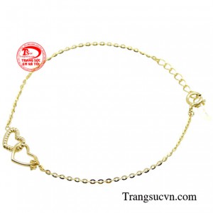 Lắc tay nữ trái tim yêu thương không chỉ là món đồ trang sức đẹp mà còn mang ý nghĩa sâu sắc, thể hiện tình yêu thương, sự trân trọng dành cho người phụ nữ đeo nó.