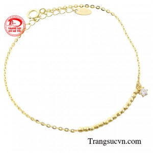 Lắc tay nữ vàng 10k được thiết kế đơn giản nhưng cũng đủ để khiến nàng tự tin hơn.